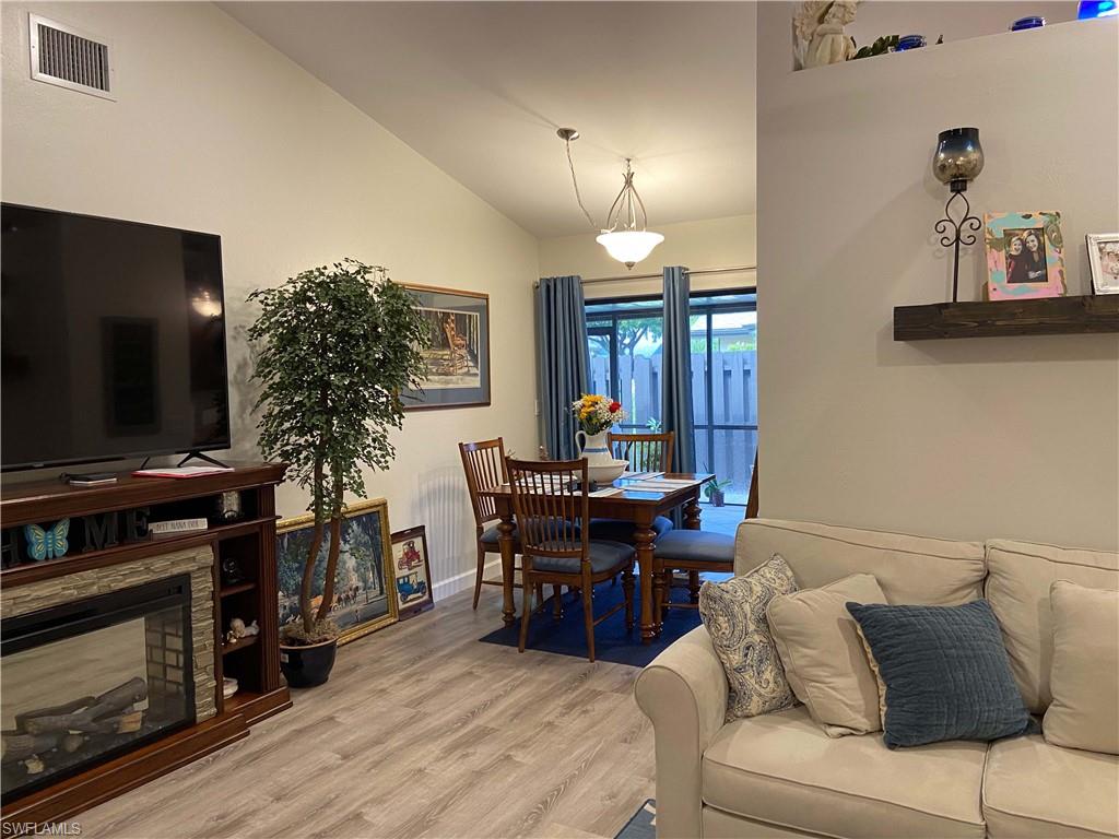 COMPASS POINTE - Residential