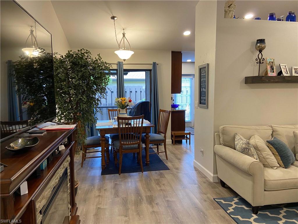 COMPASS POINTE - Residential