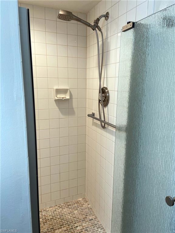 COMPASS POINTE - Residential