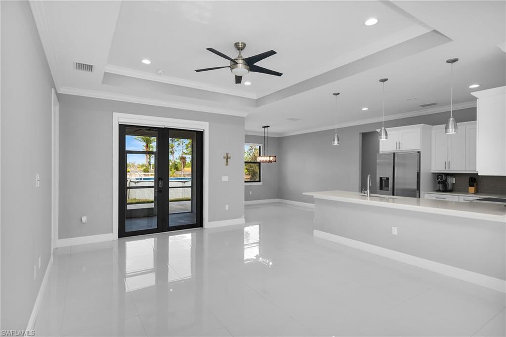 GOLDEN GATE ESTATES - Residential