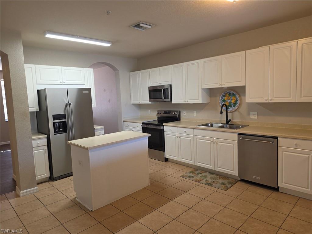 MARBELLA AT SPANISH WELLS - Residential Lease