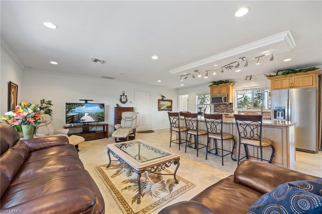 YACHT CLUB - Residential