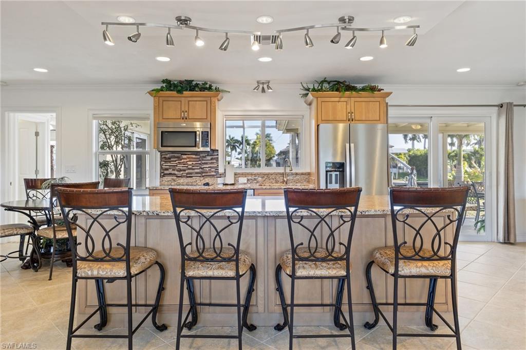 YACHT CLUB - Residential