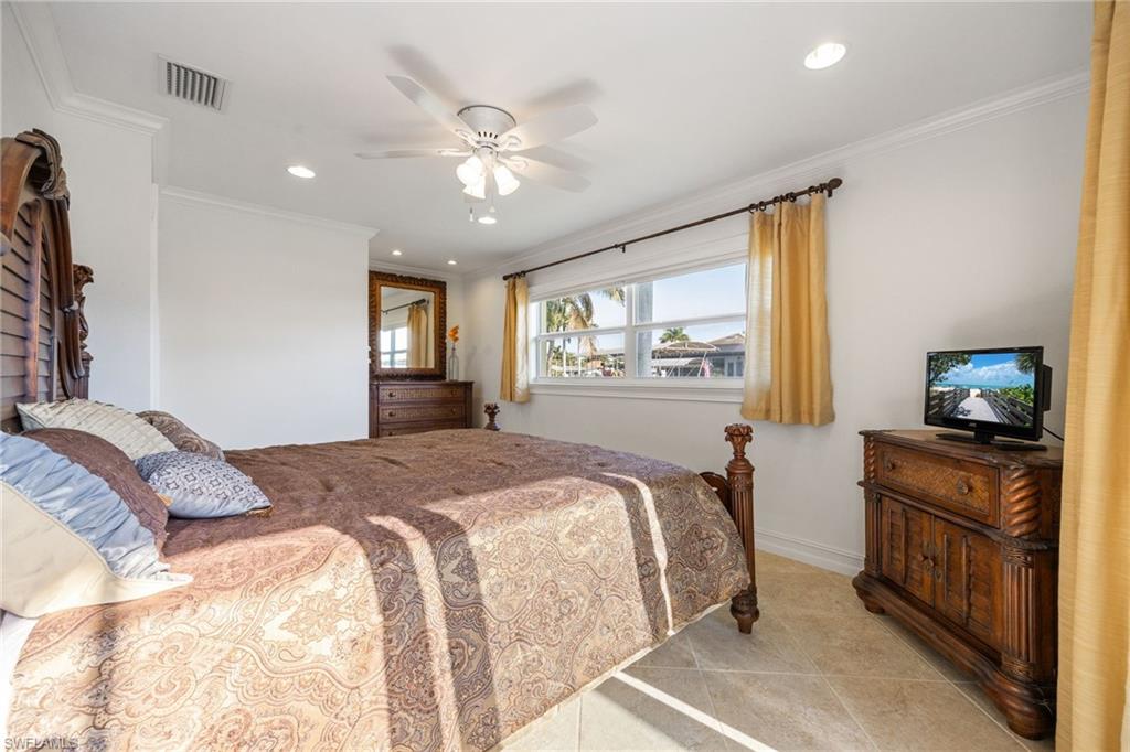 YACHT CLUB - Residential