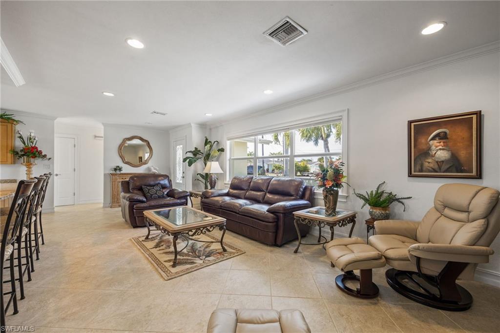 YACHT CLUB - Residential