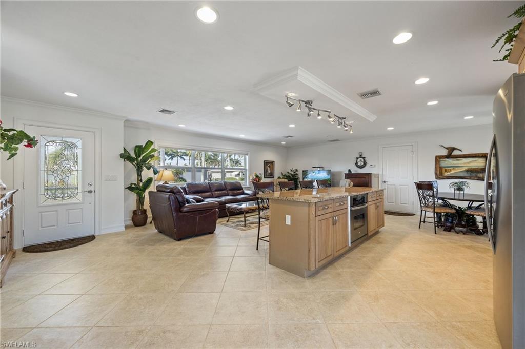 YACHT CLUB - Residential