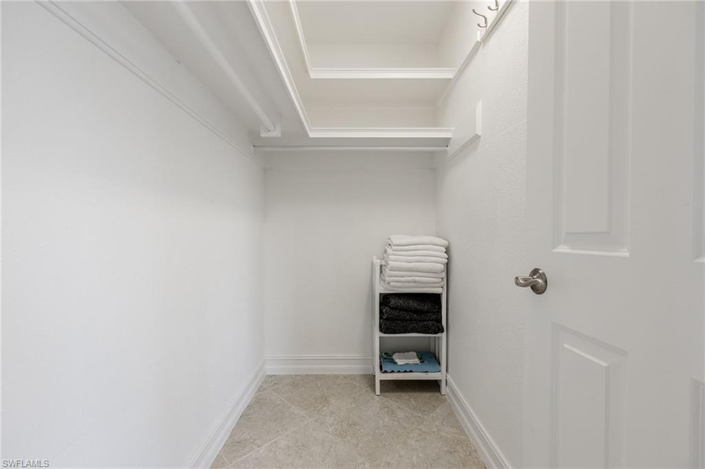 YACHT CLUB - Residential