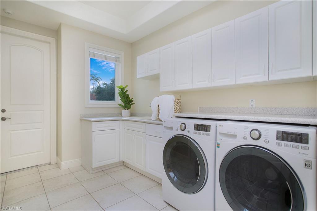 WILSHIRE LAKES - Residential