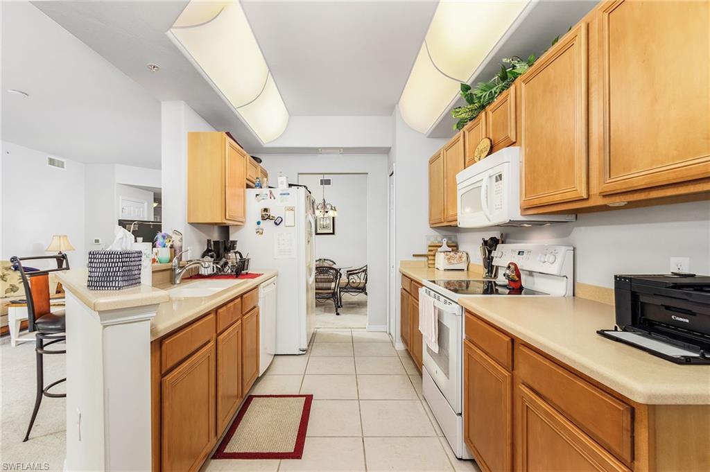 SABAL POINTE - Residential