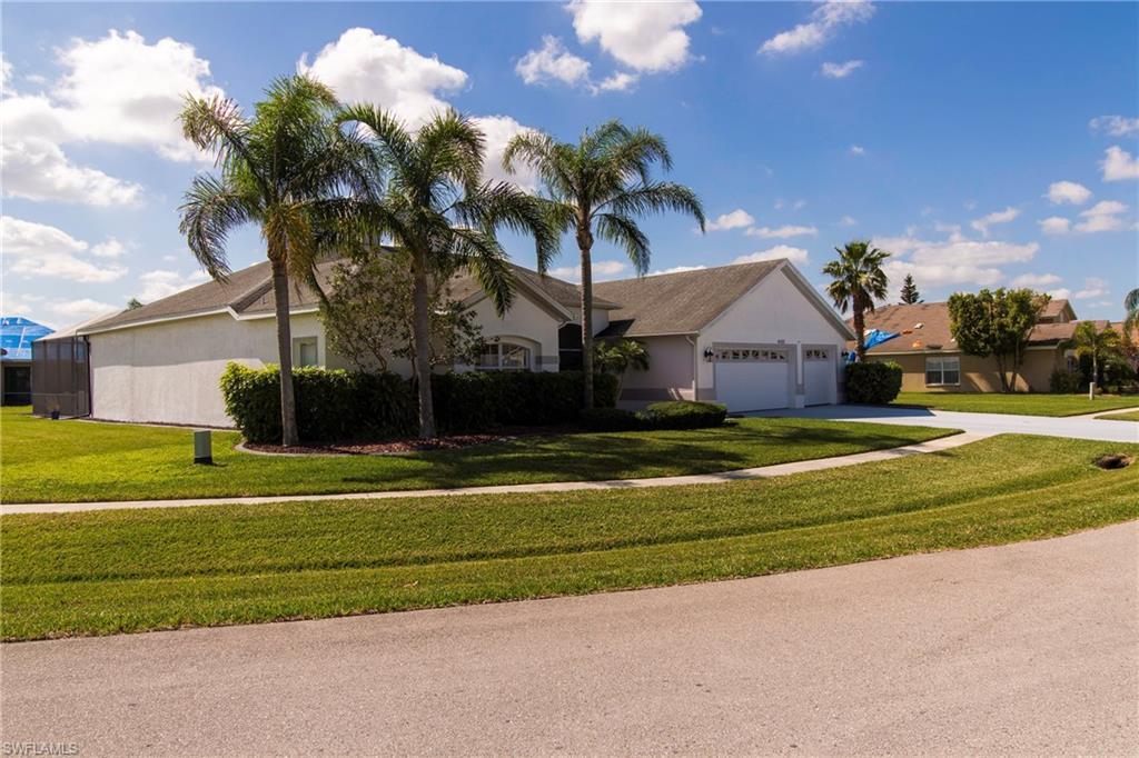 VARSITY LAKES - Residential