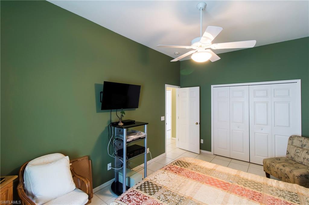 VARSITY LAKES - Residential