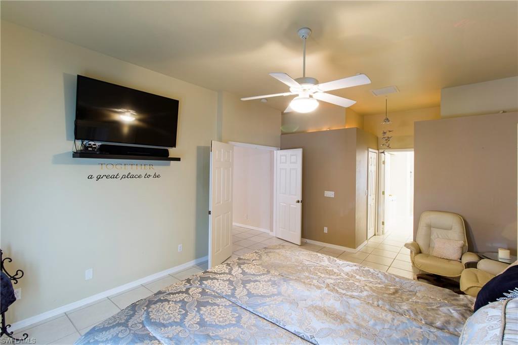 VARSITY LAKES - Residential