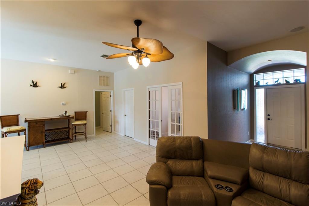 VARSITY LAKES - Residential