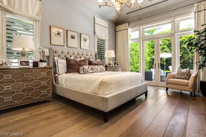 MOORINGS - Residential