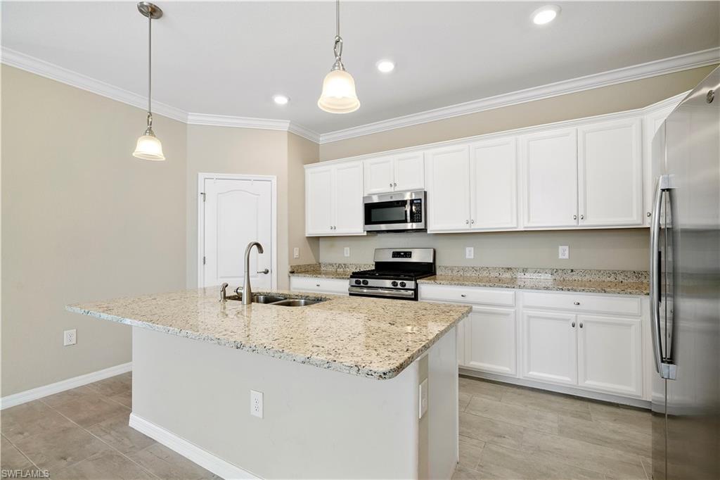 TRAILS EDGE - Residential Lease