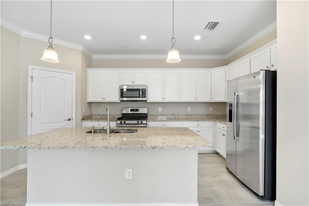 TRAILS EDGE - Residential Lease