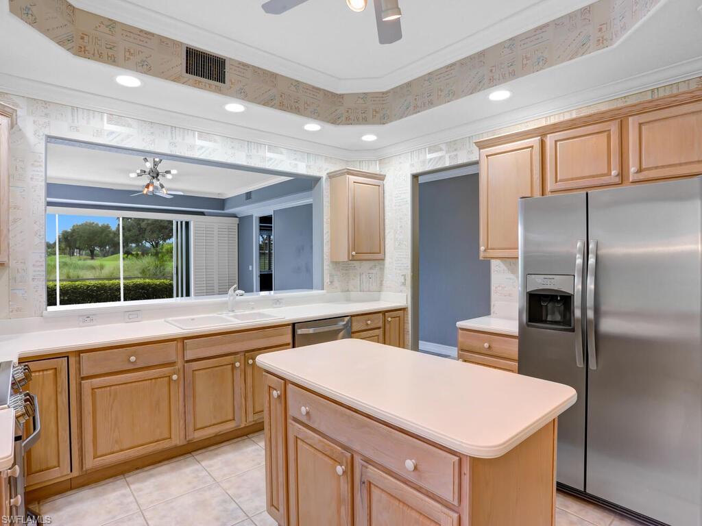 LANCASTER SQUARE - Residential