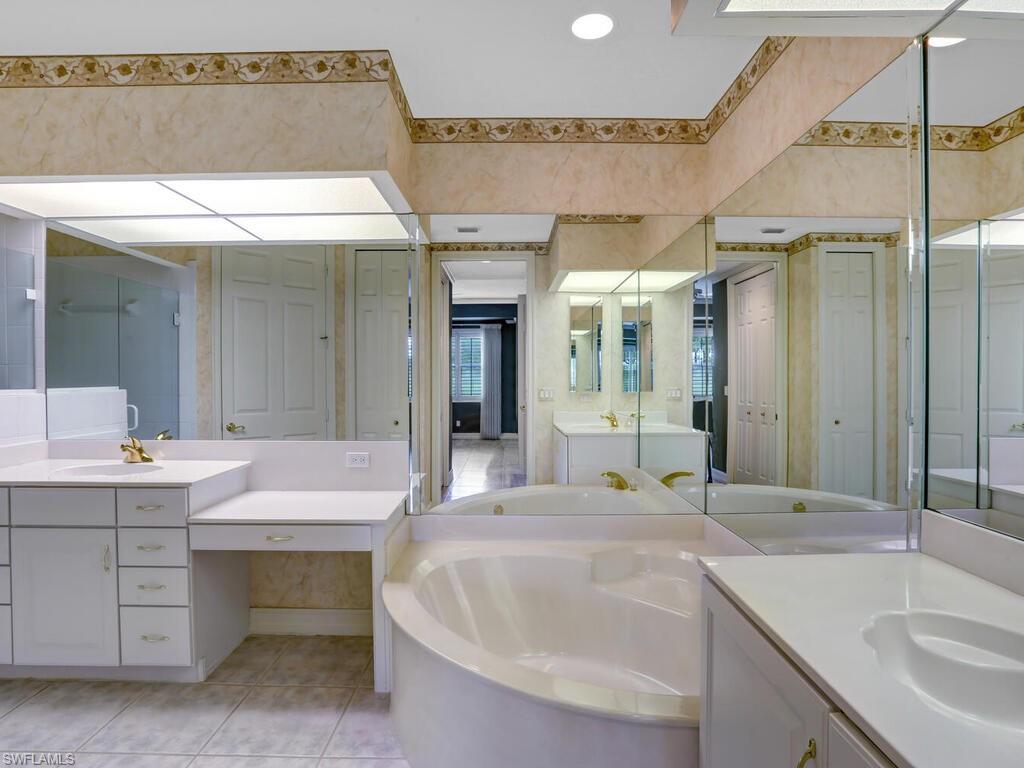 LANCASTER SQUARE - Residential