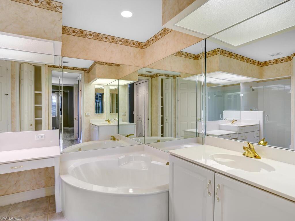 LANCASTER SQUARE - Residential