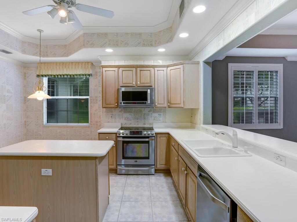 LANCASTER SQUARE - Residential