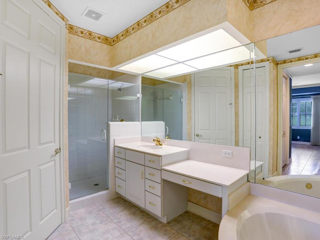 LANCASTER SQUARE - Residential