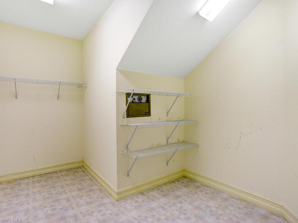 LANCASTER SQUARE - Residential