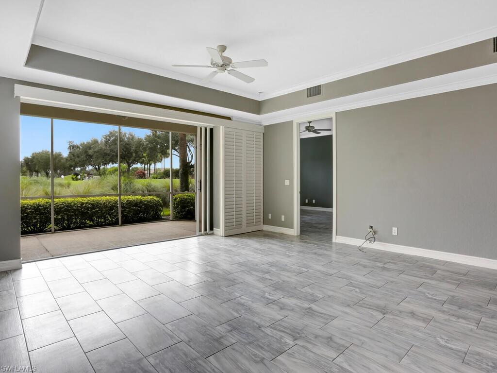 LANCASTER SQUARE - Residential