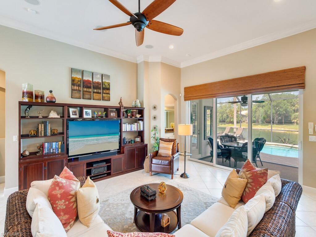 16083 Parque LN