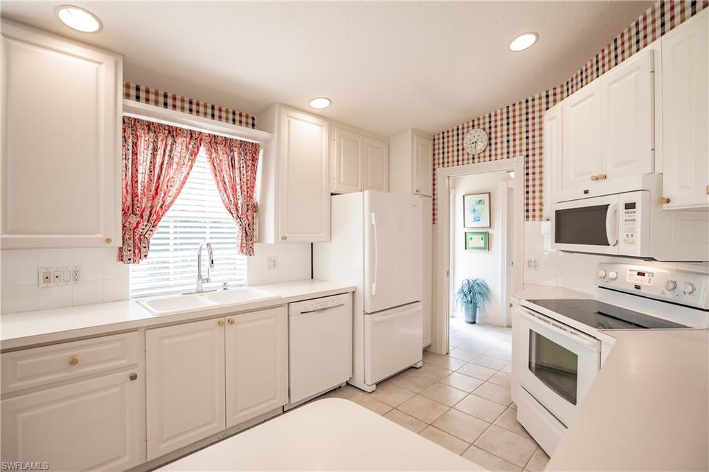 VILLAGE WALK - Residential