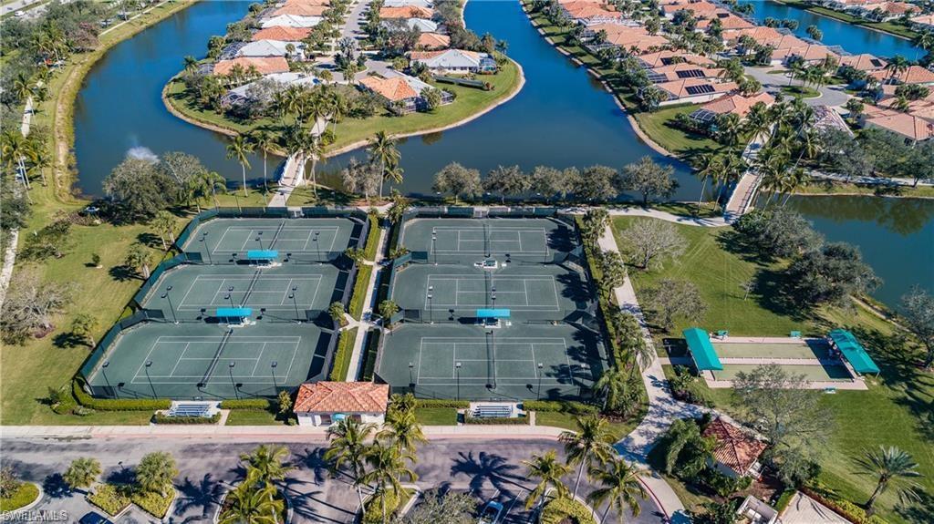 VILLAGE WALK - Residential