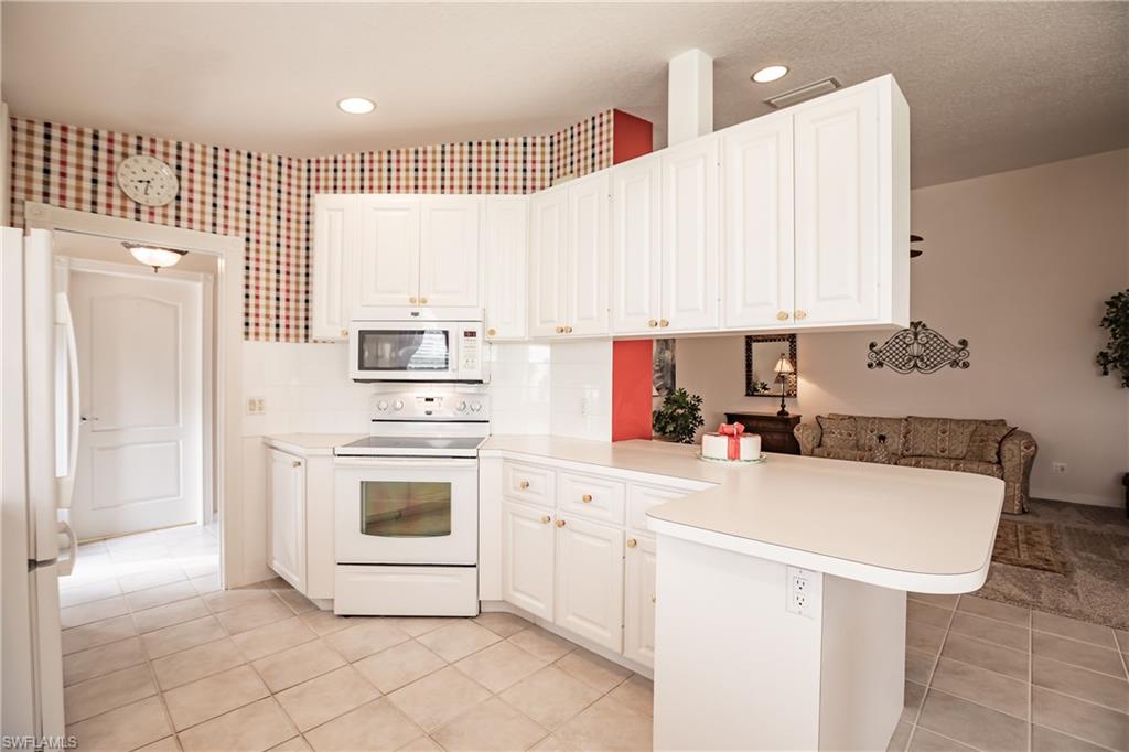 VILLAGE WALK - Residential