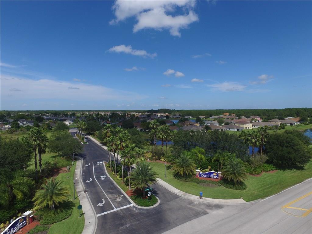 TOWN LAKES - Residential