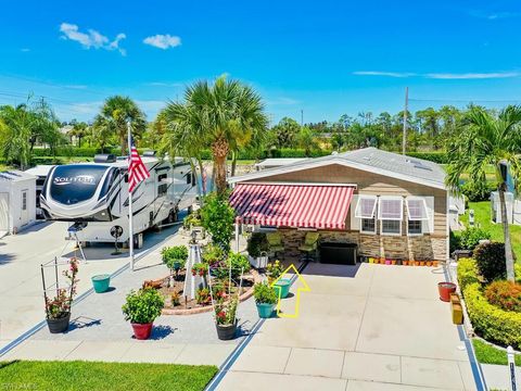 Manufactured Home in NAPLES FL 1041 Silver Lakes BLVD.jpg
