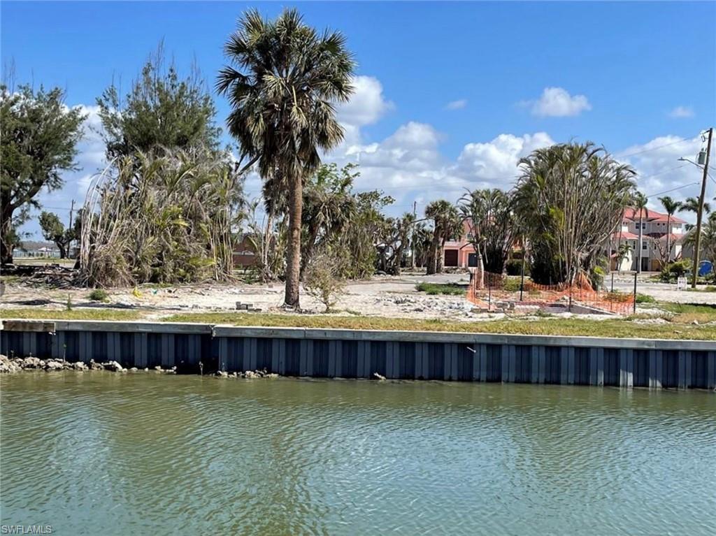 ISLAND SHORES - Land