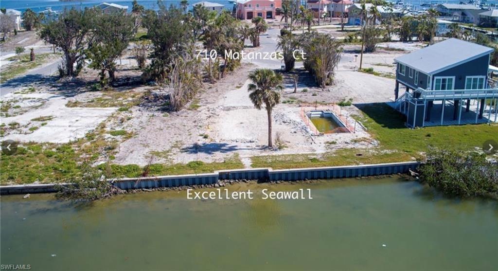 ISLAND SHORES - Land