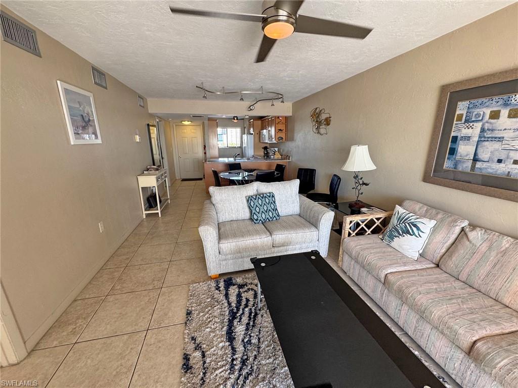 CARLOS POINTE - Residential