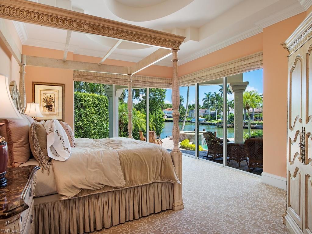 MOORINGS - Residential