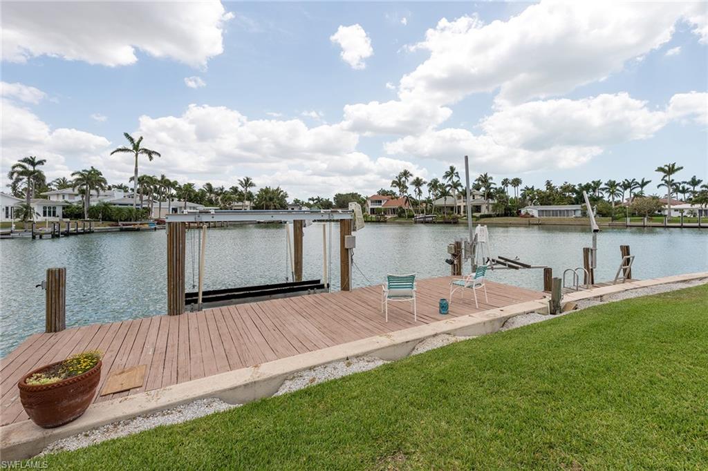 MOORINGS - Residential