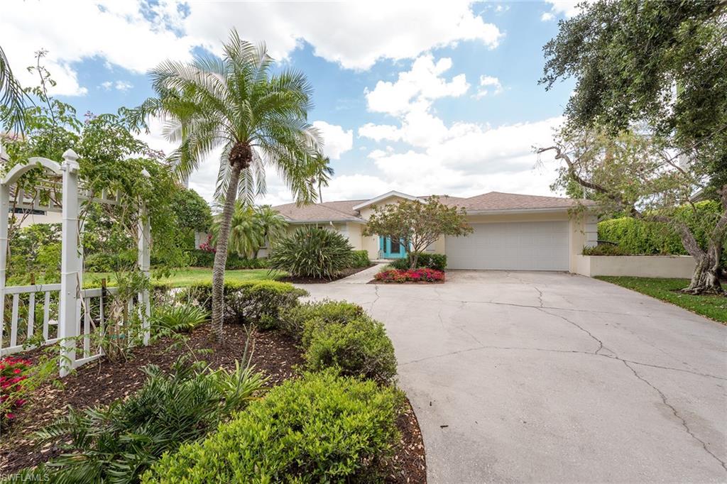 MOORINGS - Residential