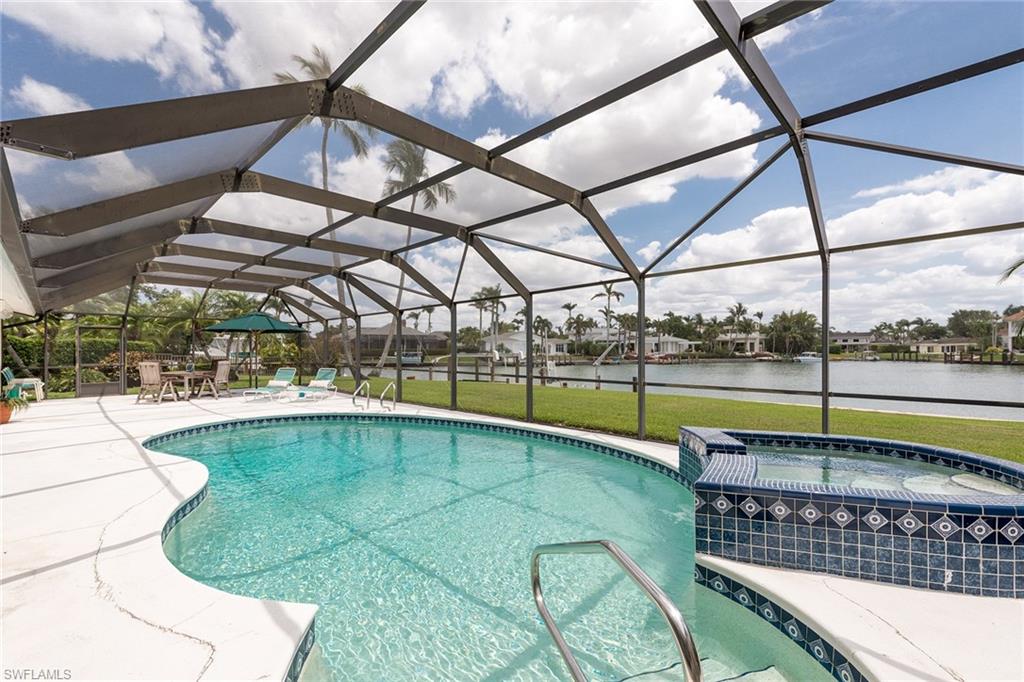 MOORINGS - Residential