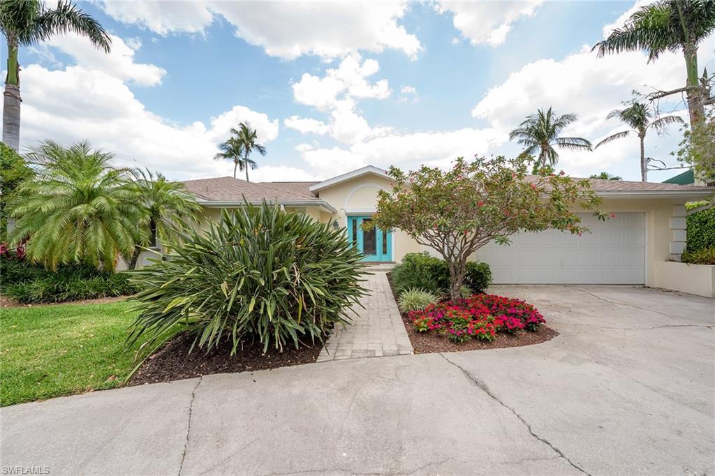 MOORINGS - Residential