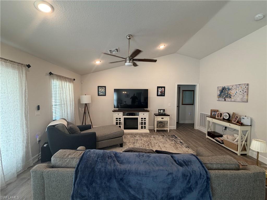 CAPE CORAL - Residential Lease