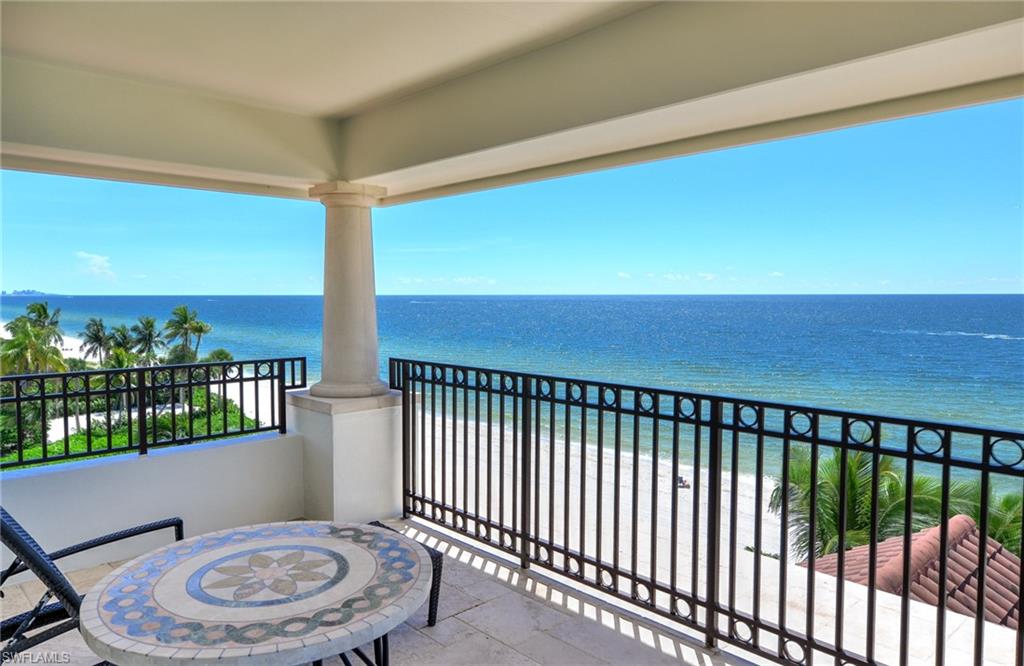 BAREFOOT BEACH - Residential