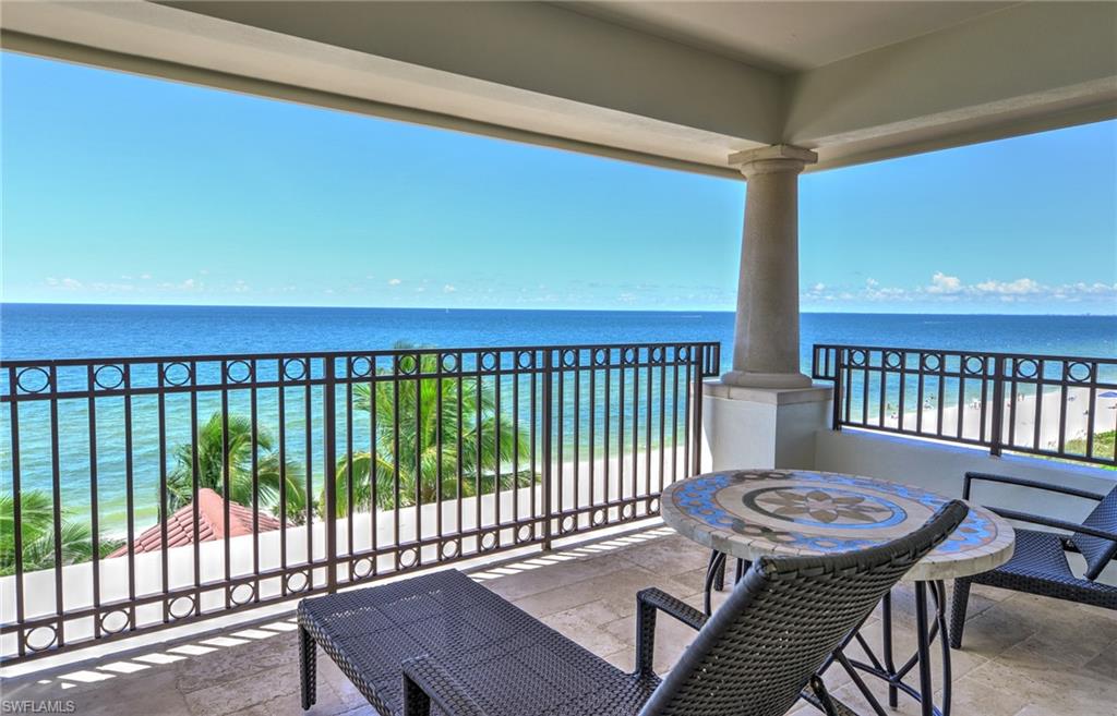 BAREFOOT BEACH - Residential