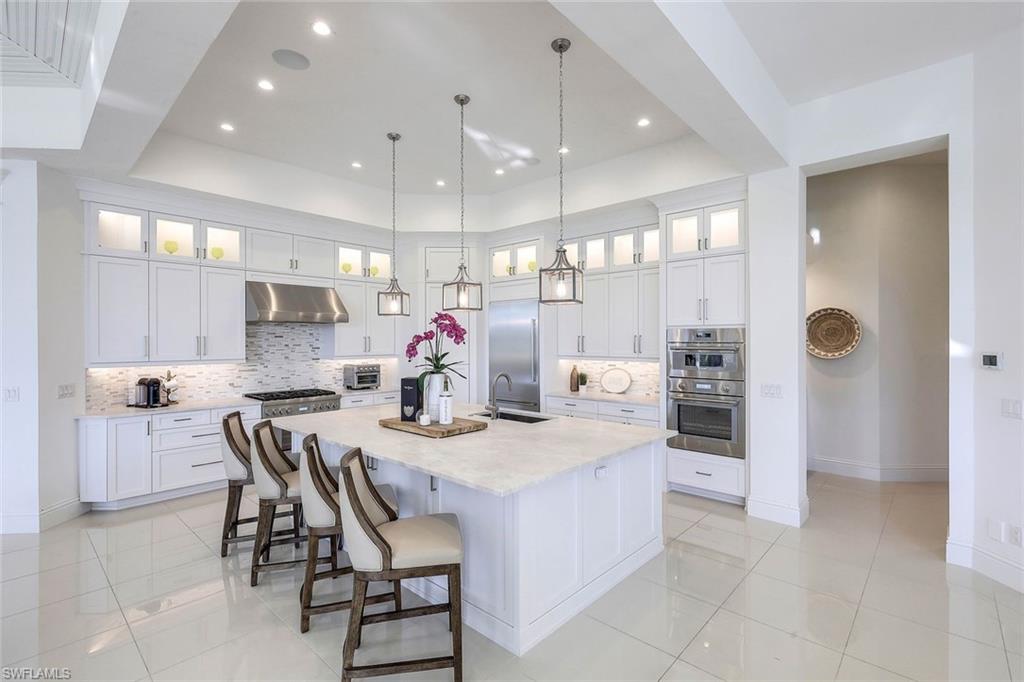 BAY WOODS - Residential