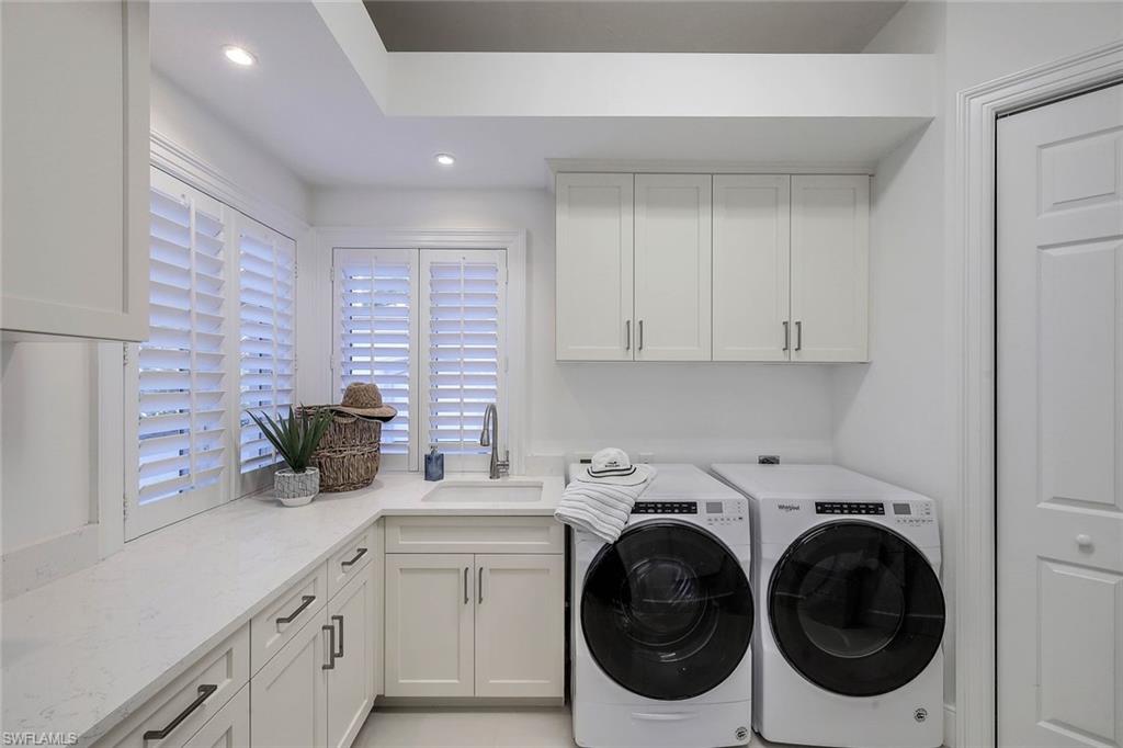 BAY WOODS - Residential