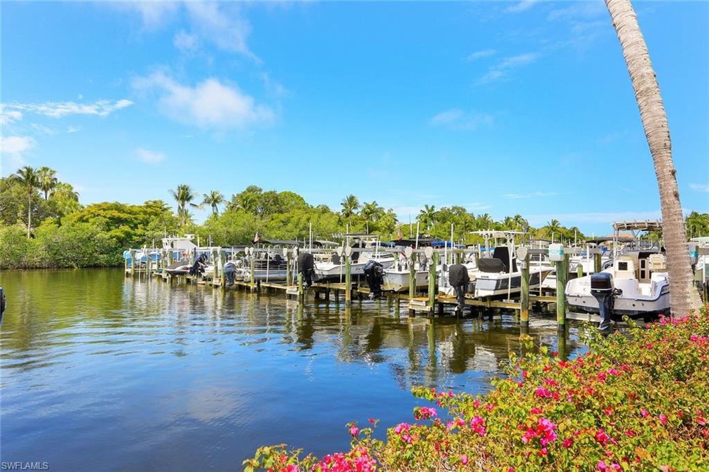 BAY WOODS - Residential