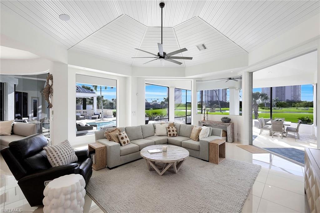 BAY WOODS - Residential