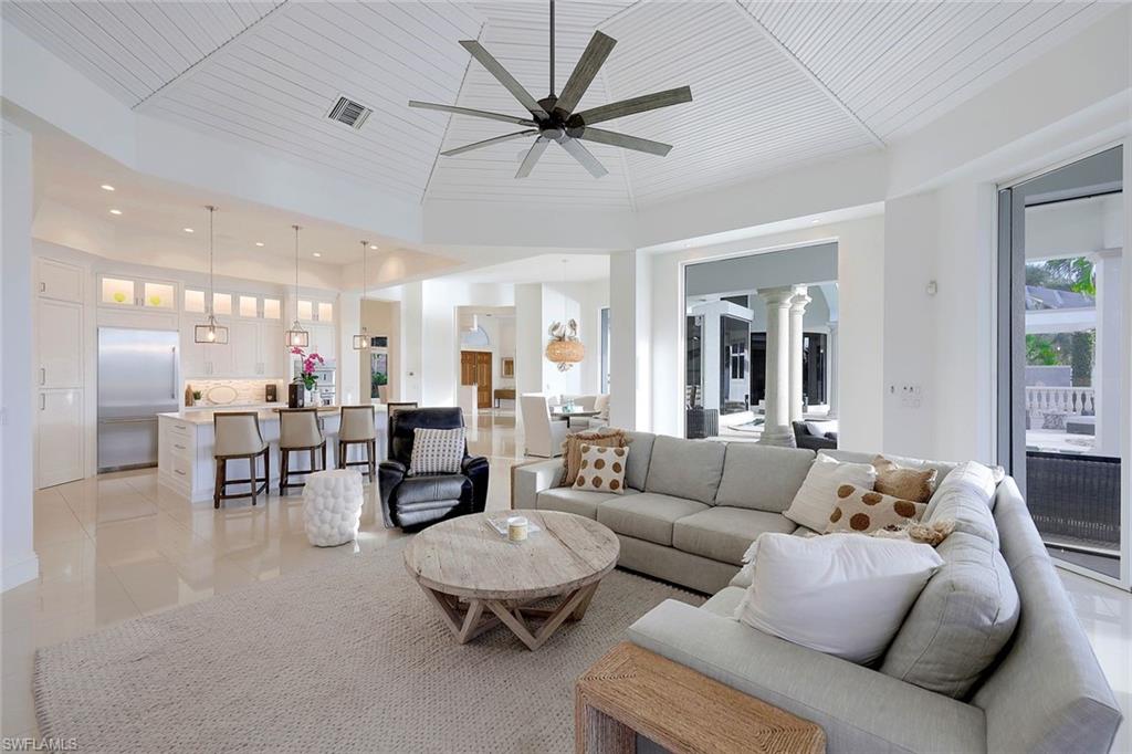 BAY WOODS - Residential