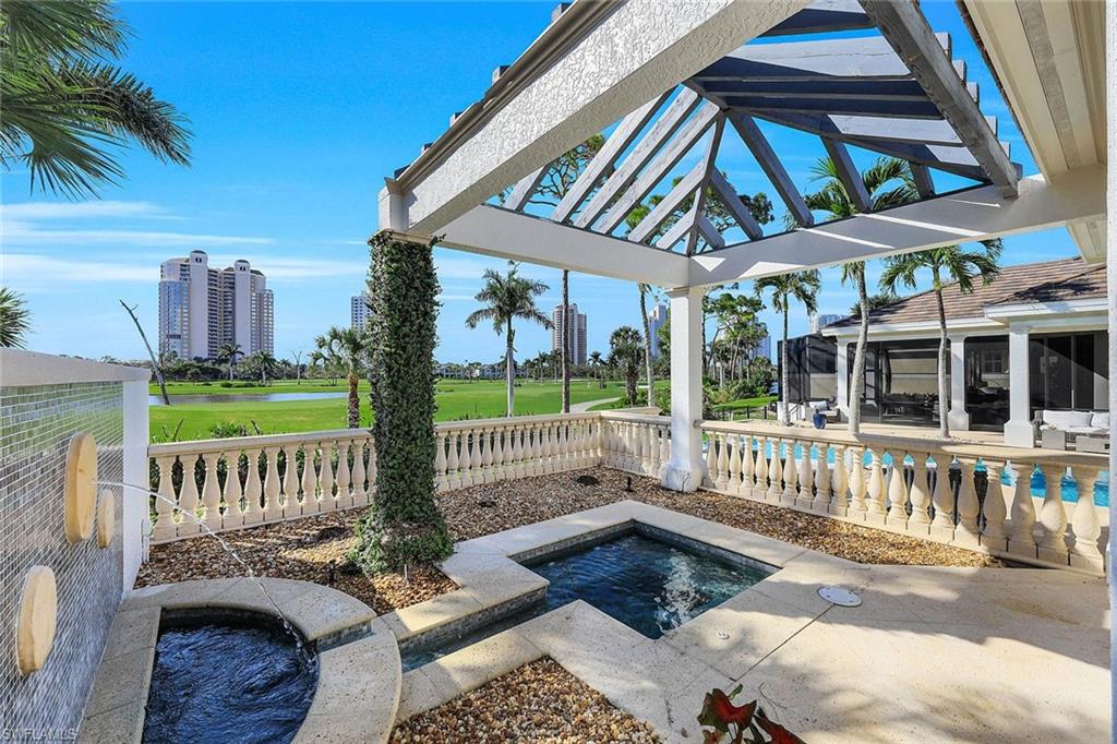 BAY WOODS - Residential